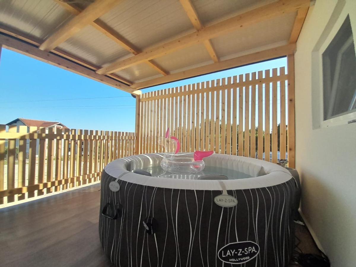 Tiny House Lily With Jacuzzi Διαμέρισμα Sveti Filip i Jakov Εξωτερικό φωτογραφία