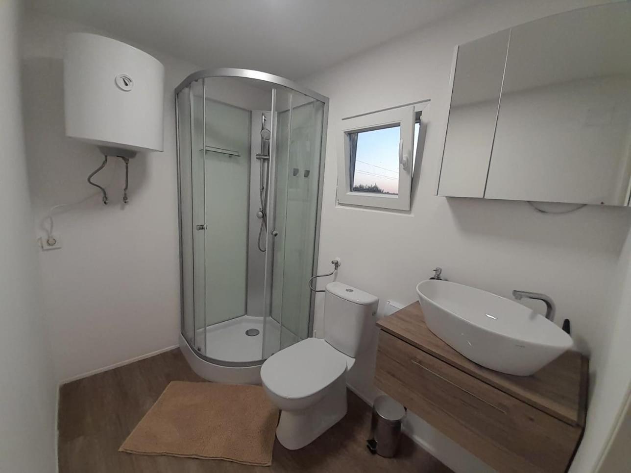 Tiny House Lily With Jacuzzi Διαμέρισμα Sveti Filip i Jakov Εξωτερικό φωτογραφία
